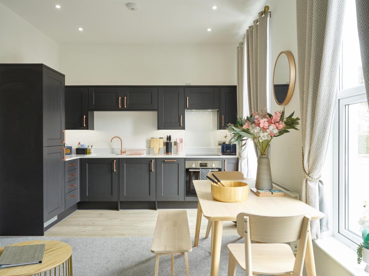 Curb Properties - Super 2 Bed Apartment 5 Min From Town Centre Cheltenham Ngoại thất bức ảnh