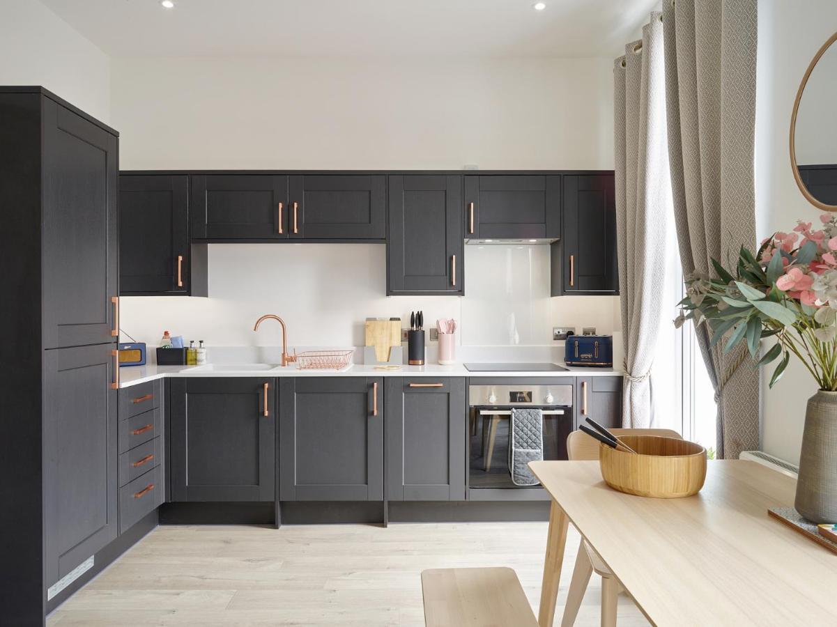 Curb Properties - Super 2 Bed Apartment 5 Min From Town Centre Cheltenham Ngoại thất bức ảnh